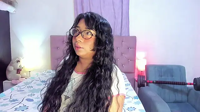 Latinabombsheell online show from June 29, 5:36 am