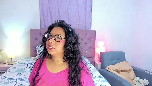 Latinabombsheell online show from July 31, 4:56 am