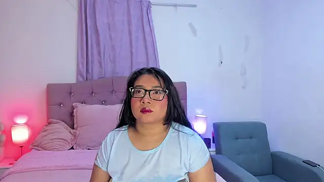 Snapshot of Latinabombsheell chatting on January 10, 11:38 am Latinabombsheell online show from January 10, 11:38 am