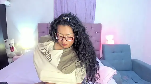 Latinabombsheell online show from July 24, 4:19 am