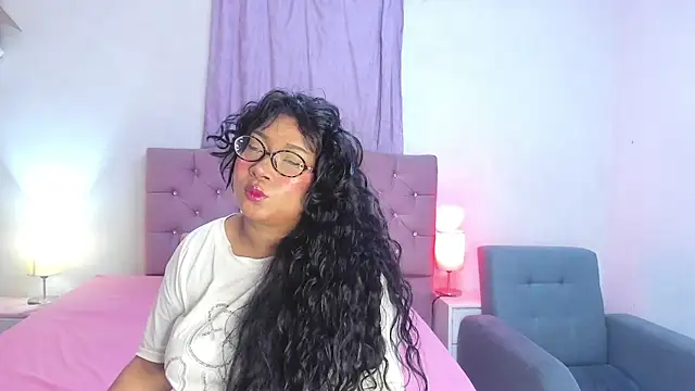 Latinabombsheell online show from June 12, 6:49 pm