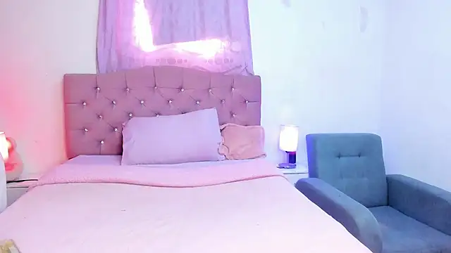 Snapshot of Latinabombsheell chatting on February 12, 7:02 pm Latinabombsheell online show from February 12, 7:02 pm