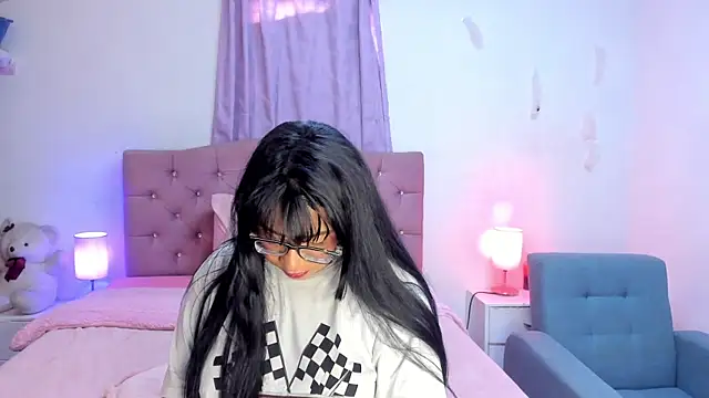 Latinabombsheell online show from December 15, 1:39 pm