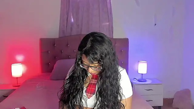 Latinabombsheell online show from November 22, 3:44 pm