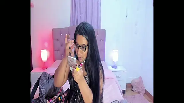 Latinabombsheell online show from October 29, 3:38 am