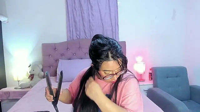 Latinabombsheell online show from March 13, 7:19 pm