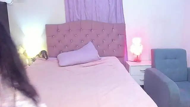 Latinabombsheell online show from April 4, 4:41 am