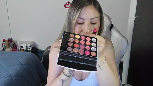 Snapshot of Andreina_Suann chatting on March 8, 10:54 am Andreina Suann online show from March 8, 10:54 am