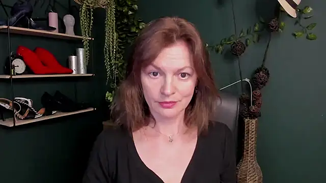 Snapshot of VivianWILD chatting on March 10, 7:00 am VivianWILD online show from March 10, 7:00 am