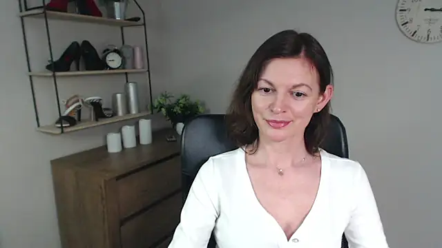 Snapshot of VivianWILD chatting on February 13, 1:15 pm VivianWILD online show from February 13, 1:15 pm