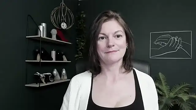 VivianWILD online show from June 12, 6:44 am