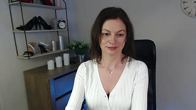 Snapshot of VivianWILD chatting on February 25, 10:59 am VivianWILD online show from February 25, 10:59 am