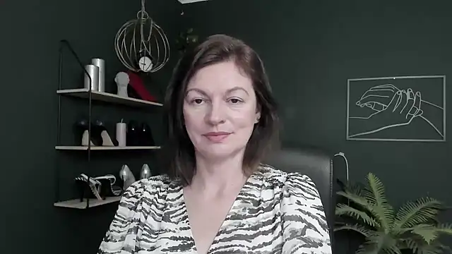 VivianWILD online show from June 18, 6:34 am