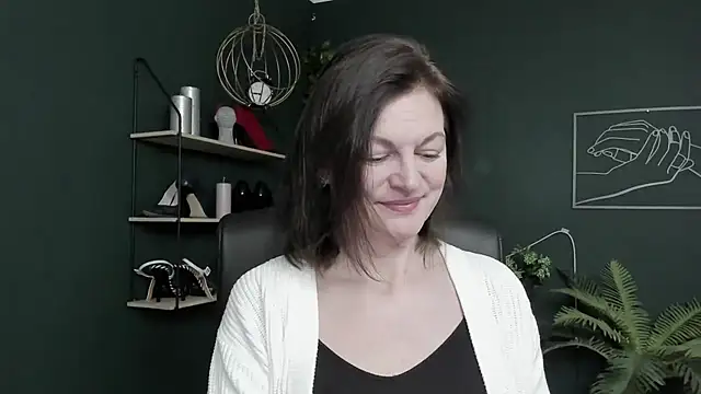 VivianWILD online show from April 18, 5:54 am