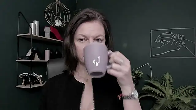 VivianWILD online show from January 15, 7:01 am