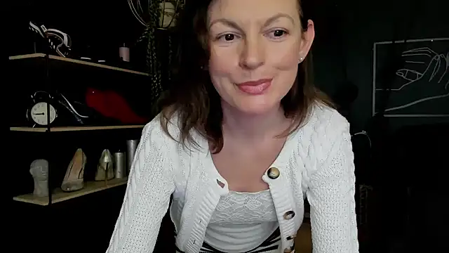 Snapshot of VivianWILD chatting on March 19, 10:00 am VivianWILD online show from March 19, 10:00 am