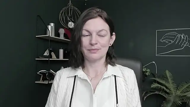 VivianWILD online show from April 14, 6:07 am