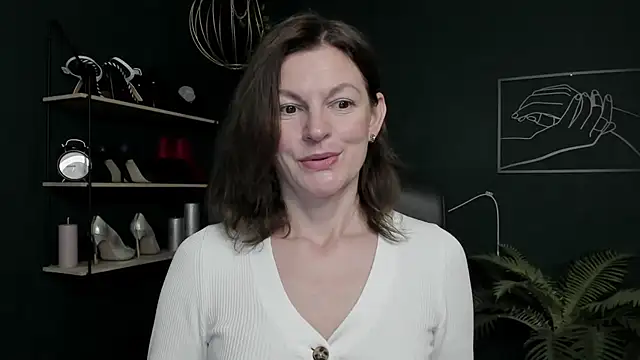 VivianWILD online show from November 3, 6:51 am