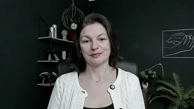VivianWILD online show from April 30, 6:42 am