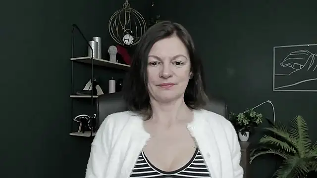 VivianWILD online show from March 20, 7:53 am