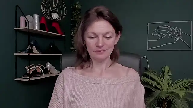 VivianWILD online show from November 20, 6:47 am