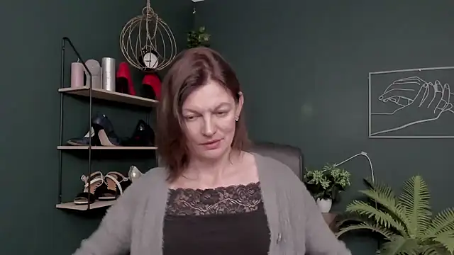 VivianWILD online show from November 24, 8:03 am