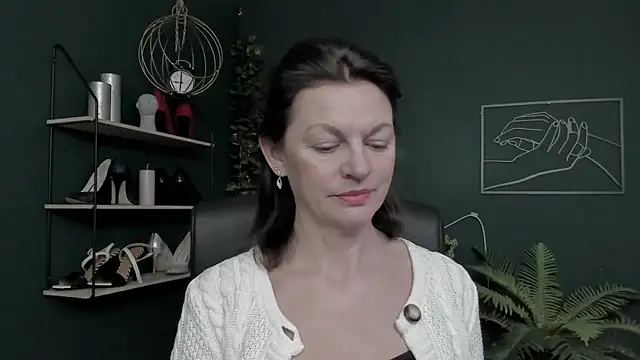 VivianWILD online show from December 18, 7:02 am