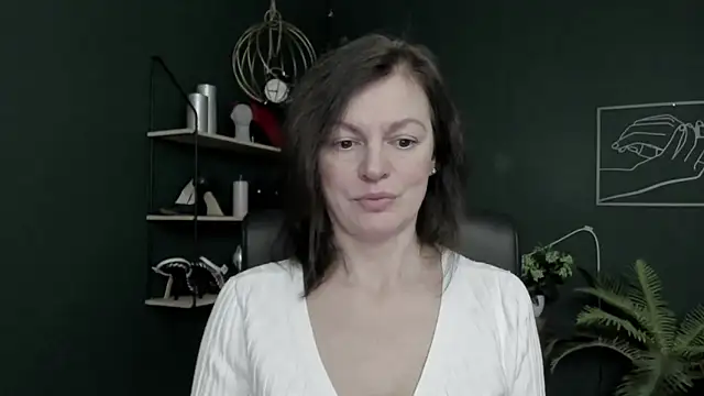 VivianWILD online show from March 31, 5:53 am