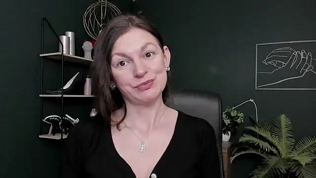 VivianWILD online show from February 18, 9:50 am