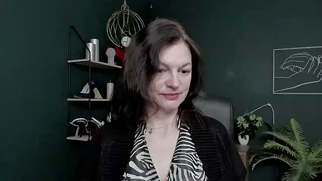 VivianWILD online show from March 30, 5:53 am