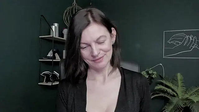 VivianWILD online show from March 10, 7:01 am