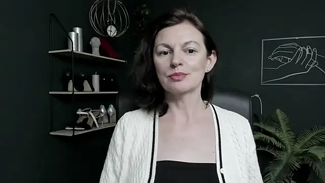 VivianWILD online show from July 9, 6:29 pm