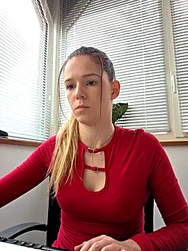 lucie mehott online show from April 2, 8:32 am