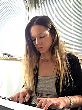 lucie mehott online show from April 10, 8:32 am