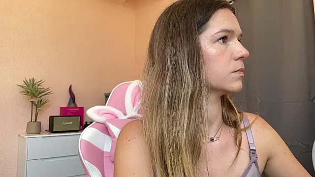 lucie mehott online show from May 27, 9:16 am