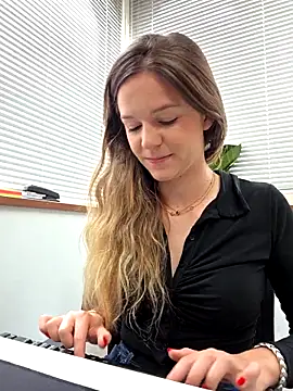 lucie mehott online show from May 4, 8:50 am