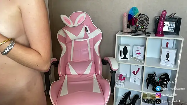 lucie mehott online show from September 29, 8:10 am