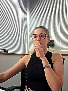 lucie mehott online show from May 18, 9:36 am