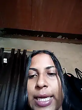 Snapshot of Giselabrunette25 chatting on December 20, 9:28 pm Giselabrunette25 online show from December 20, 9:28 pm