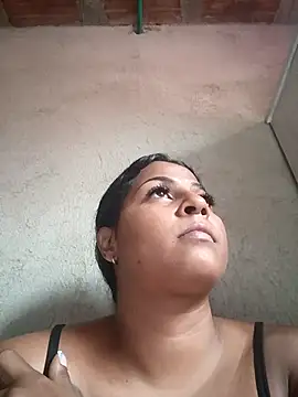 Snapshot of Giselabrunette25 chatting on February 23, 7:47 pm Giselabrunette25 online show from February 23, 7:47 pm