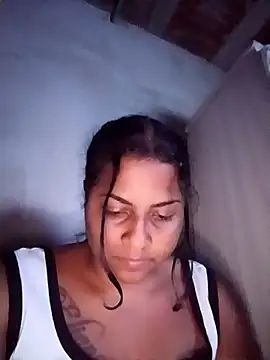 Snapshot of Giselabrunette25 chatting on January 9, 10:11 am Giselabrunette25 online show from January 9, 10:11 am