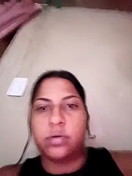 Snapshot of Giselabrunette25 chatting on February 19, 10:51 pm Giselabrunette25 online show from February 19, 10:51 pm