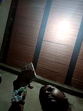 Snapshot of Giselabrunette25 chatting on March 1, 9:31 am Giselabrunette25 online show from March 1, 9:31 am