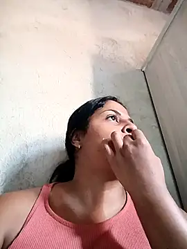 Snapshot of Giselabrunette25 chatting on January 31, 8:18 pm Giselabrunette25 online show from January 31, 8:18 pm