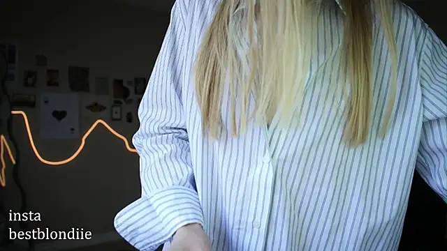 bestblonde online show from March 7, 5:38 pm