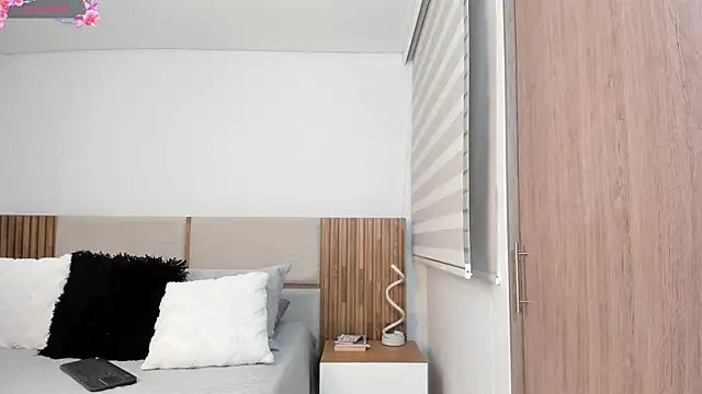 Snapshot of MalejaDiaz_ chatting on June 10, 7:37 pm MalejaDiaz online show from June 10, 7:37 pm