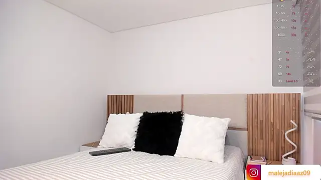 MalejaDiaz  online show from February 24, 6:20 pm