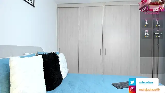 Snapshot of MalejaDiaz_ chatting on February 13, 5:01 pm MalejaDiaz online show from February 13, 5:01 pm
