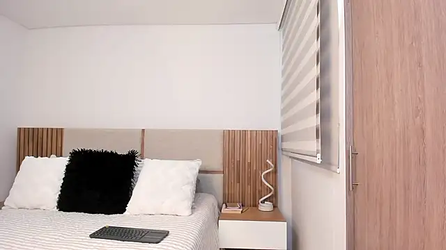 MalejaDiaz  online show from March 6, 6:03 pm