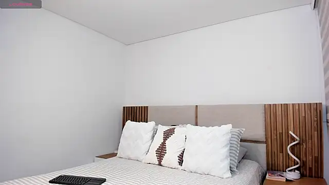 Snapshot of MalejaDiaz_ chatting on July 6, 7:38 pm MalejaDiaz online show from July 6, 7:38 pm